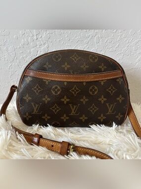 Authentic Louis Vuitton Blois Crossbody bag